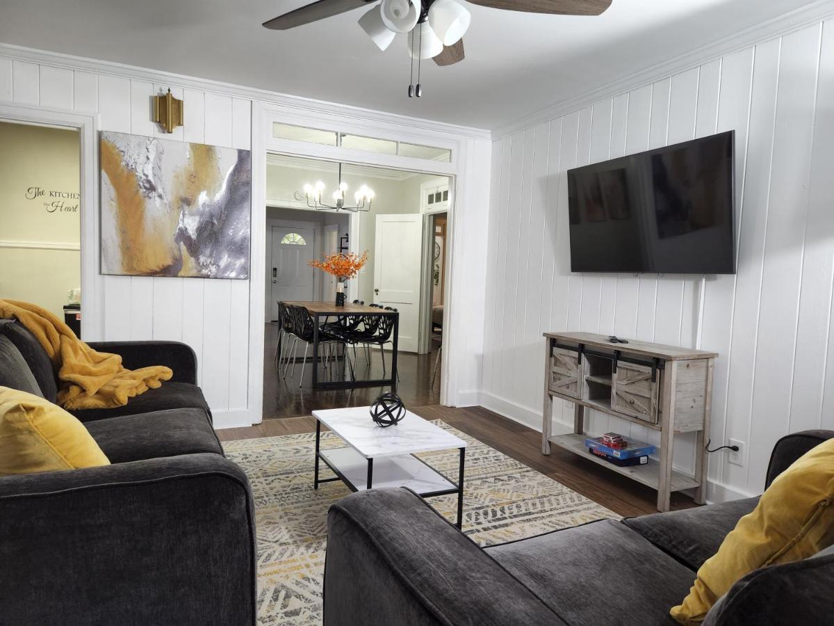 Spacious Centrally Located 3 Bed 2 Bath - Sleeps 8 มอนต์โกเมอรี ภายนอก รูปภาพ
